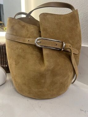 Liffner Suede Bucket Shoulder Bag with silver hardware. Made in Italy 🇮🇹